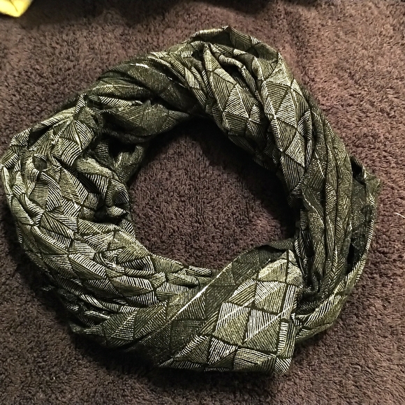 Infinity Scarf - Picture 2 of 3